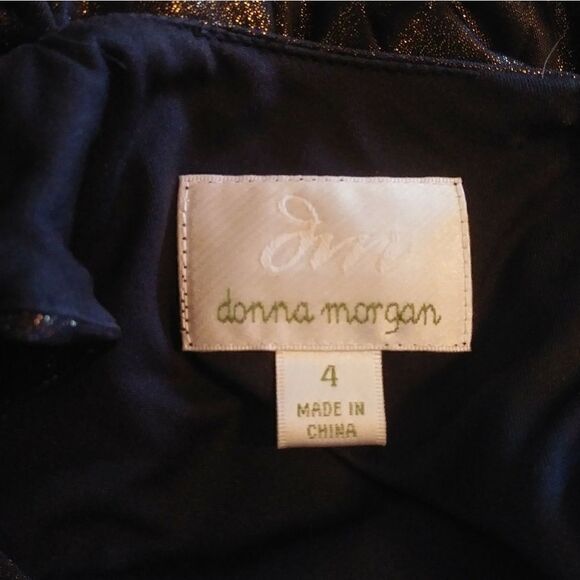 Donna Morgan Gold/Bronze Metallic Sleeveless Formal Maxi Dress - Picture 4 of 7